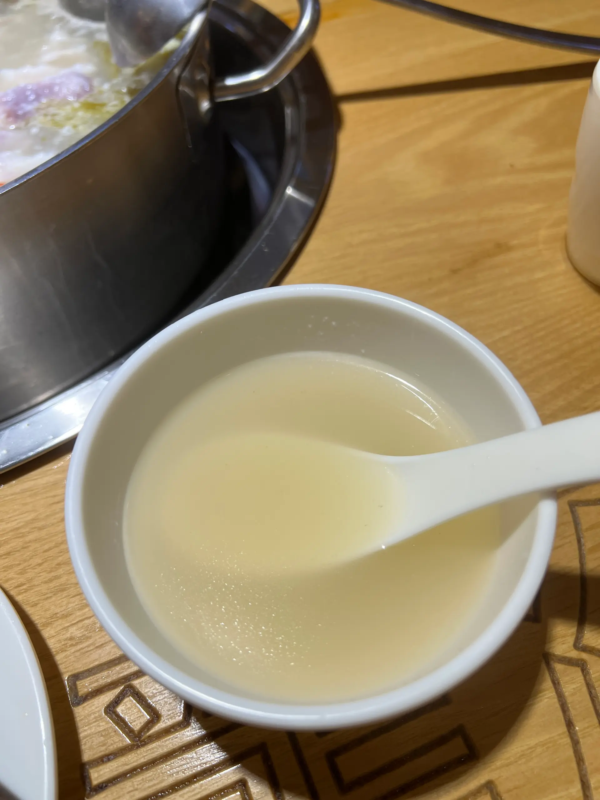 喝了一碗又一碗的汤