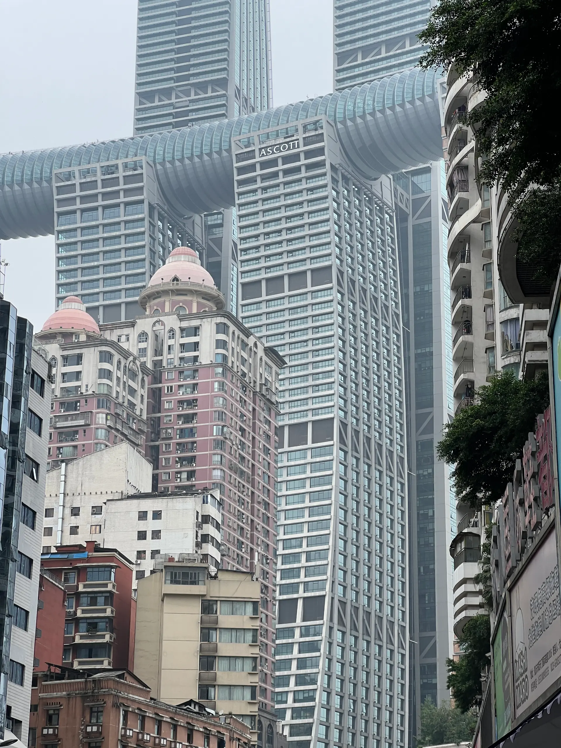 好有压迫感