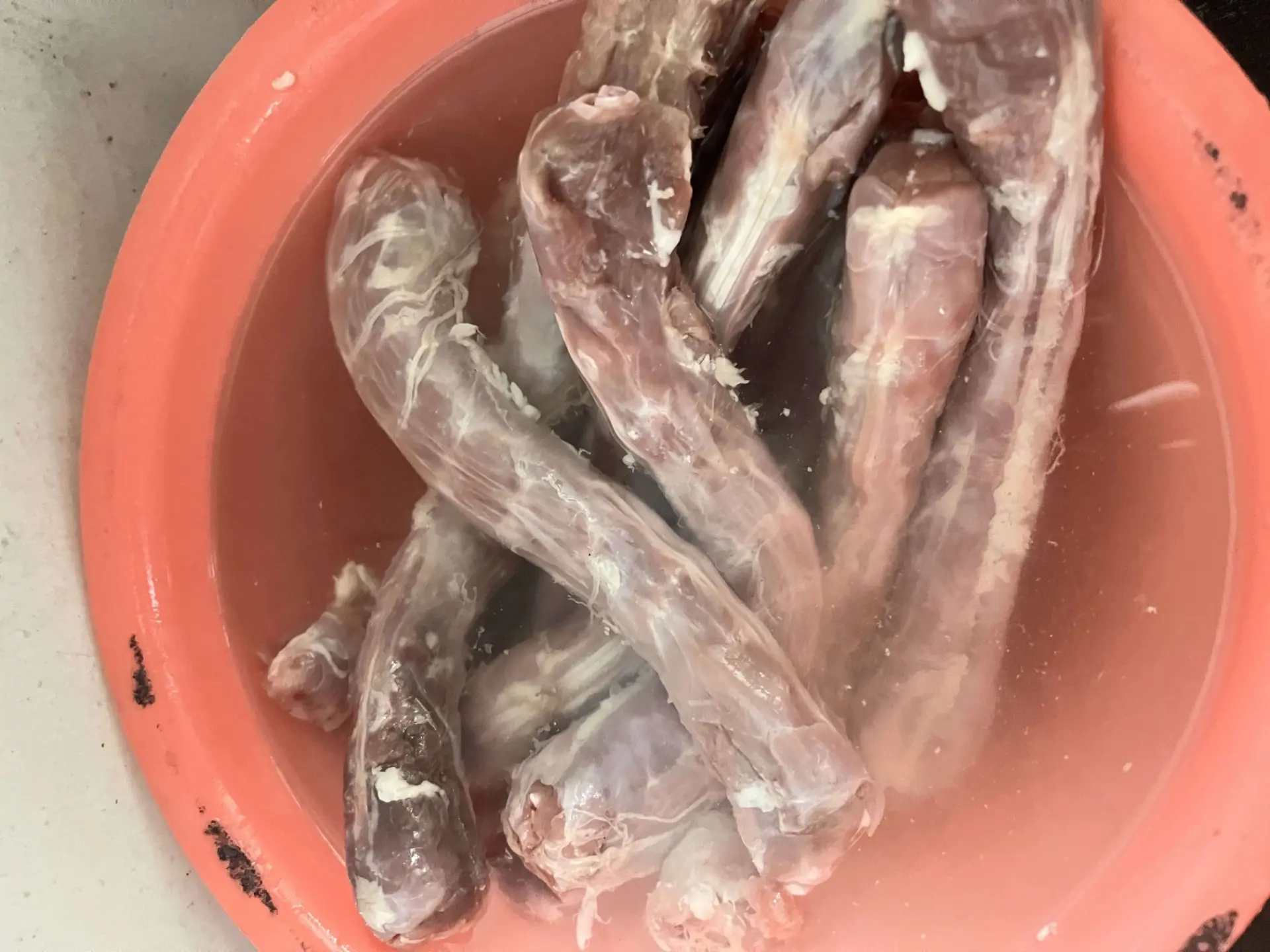 正在”洗澡“的鸭脖